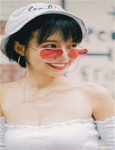 男生强行扒了女生的衣服视频